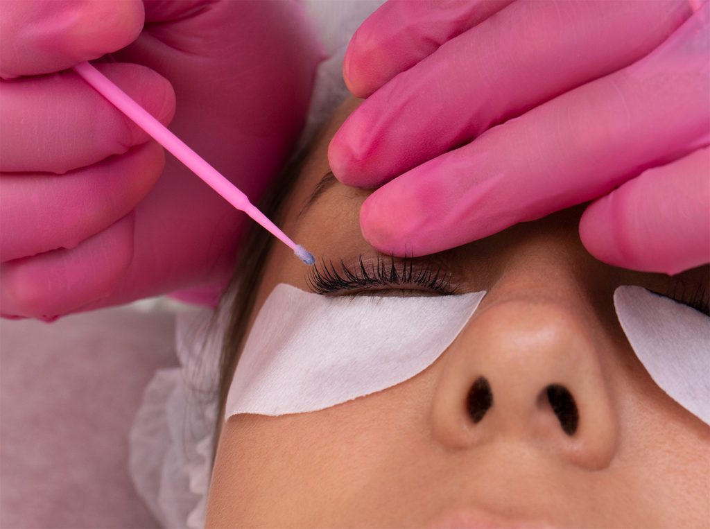 What are the disadvantages of eyelash extensions ?