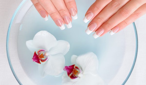 Pedicure en nagelimplantatie en verzorging na nagelimplantatie 6 tips